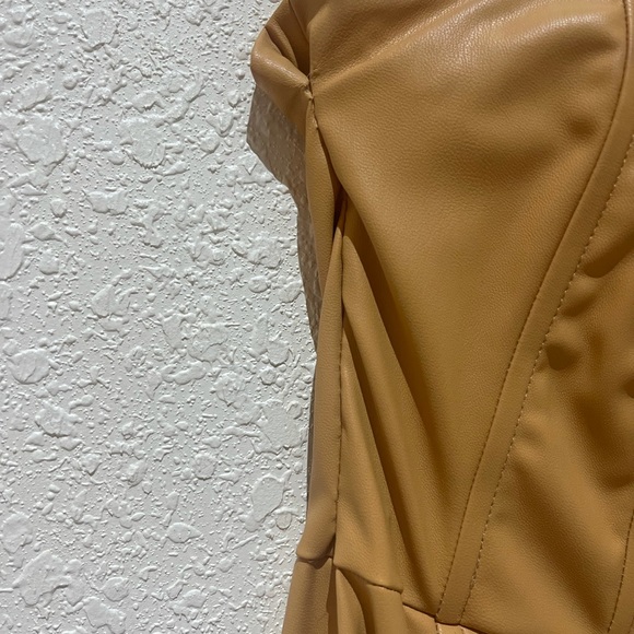 Leather dress - Picture 2 of 5